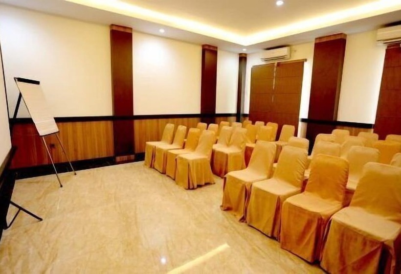 בית מלון כפרי Grand Permata Hati