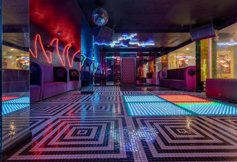 Отель I Love Bell Bottoms Vagator Goa