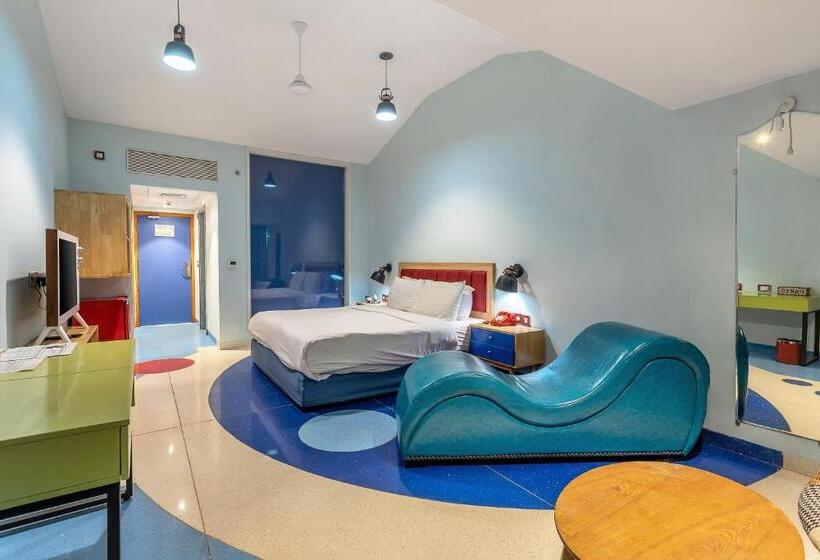 Отель I Love Bell Bottoms Vagator Goa