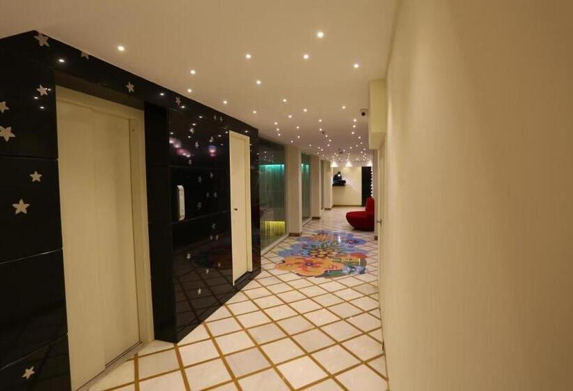 Отель I Love Bell Bottoms Vagator Goa