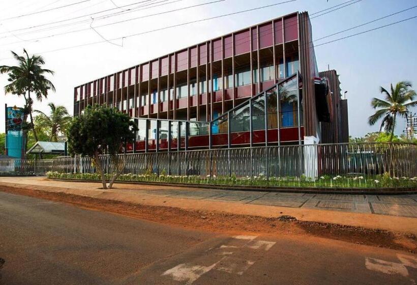 Отель I Love Bell Bottoms Vagator Goa