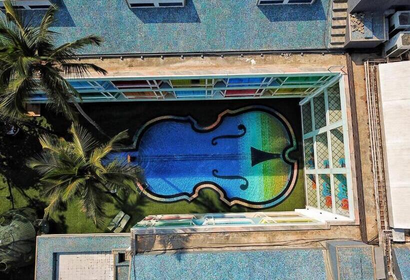 Отель I Love Bell Bottoms Vagator Goa