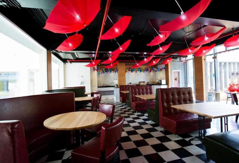 Отель I Love Bell Bottoms Vagator Goa