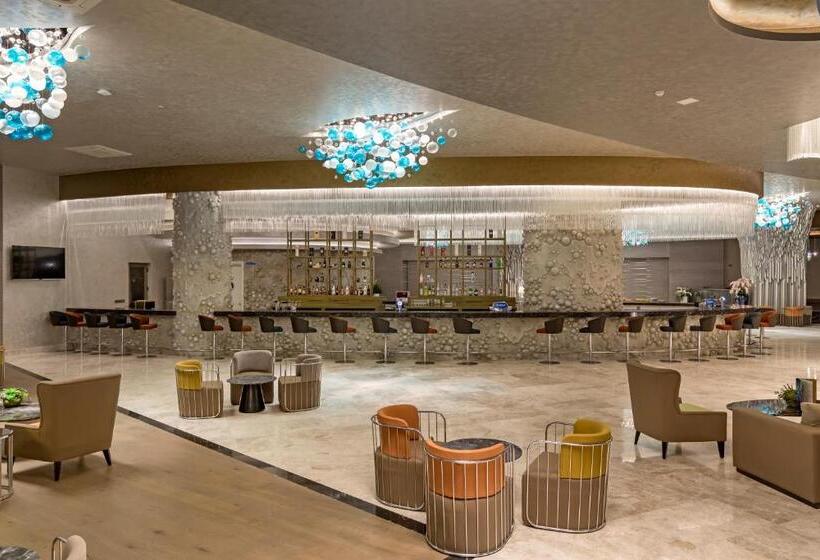 هتل Royal Seginus