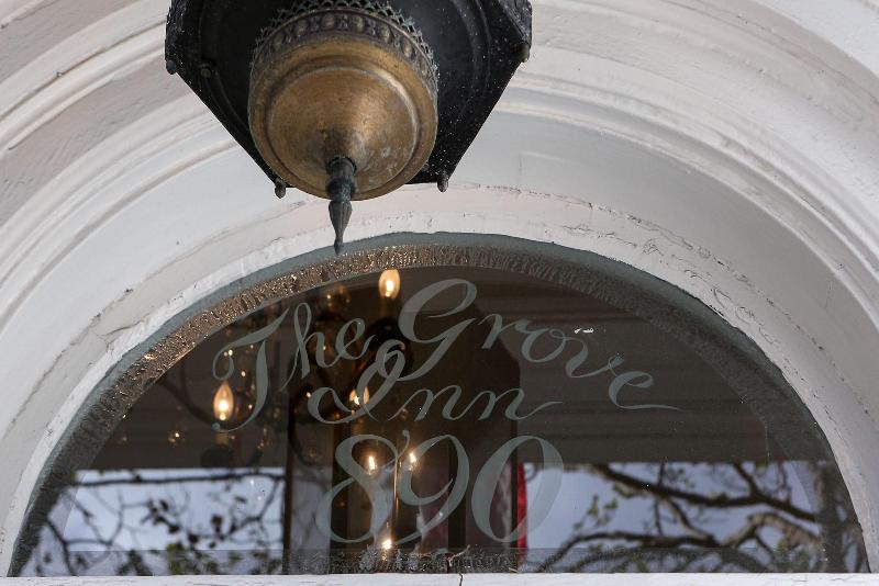 هتل The Grove Inn