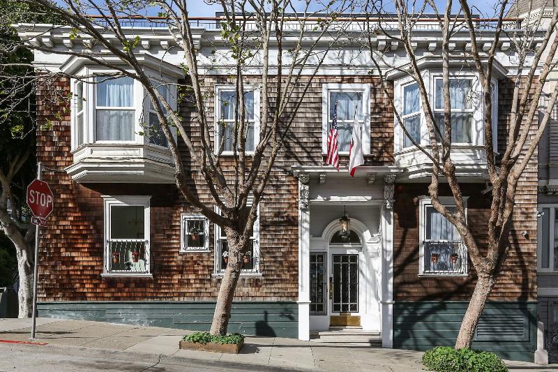 هتل The Grove Inn