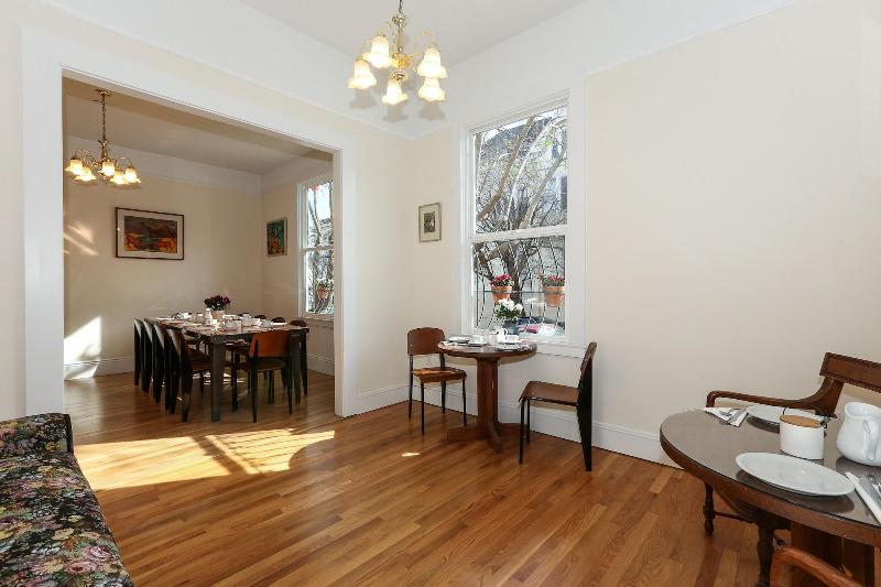 هتل The Grove Inn