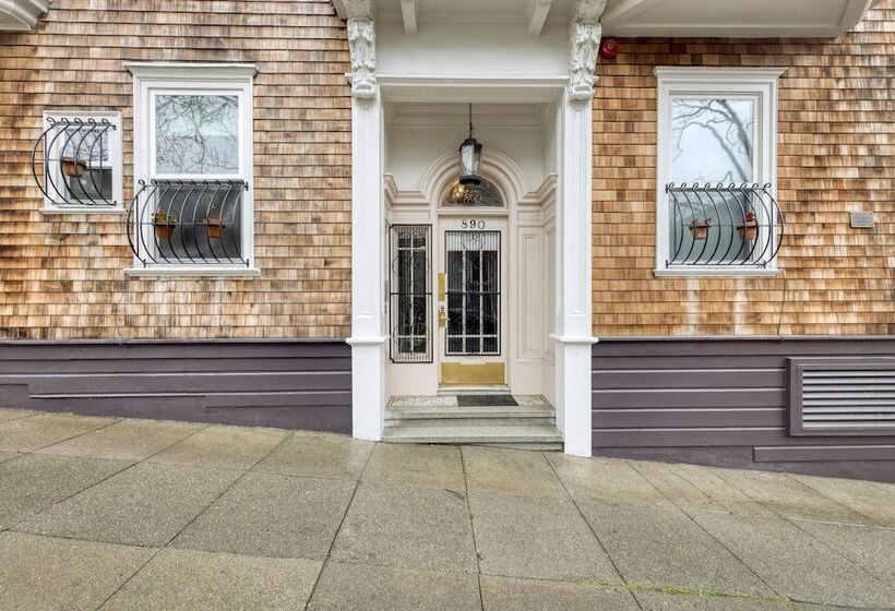 هتل The Grove Inn