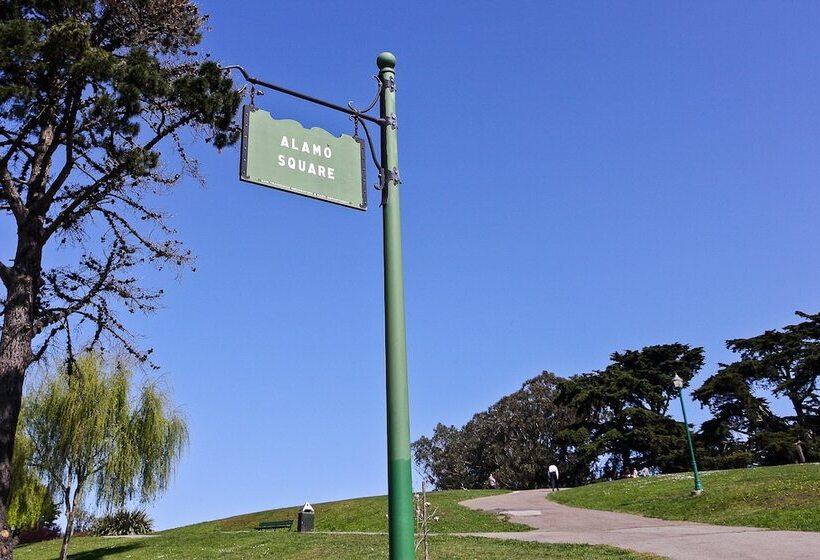 هتل The Grove Inn