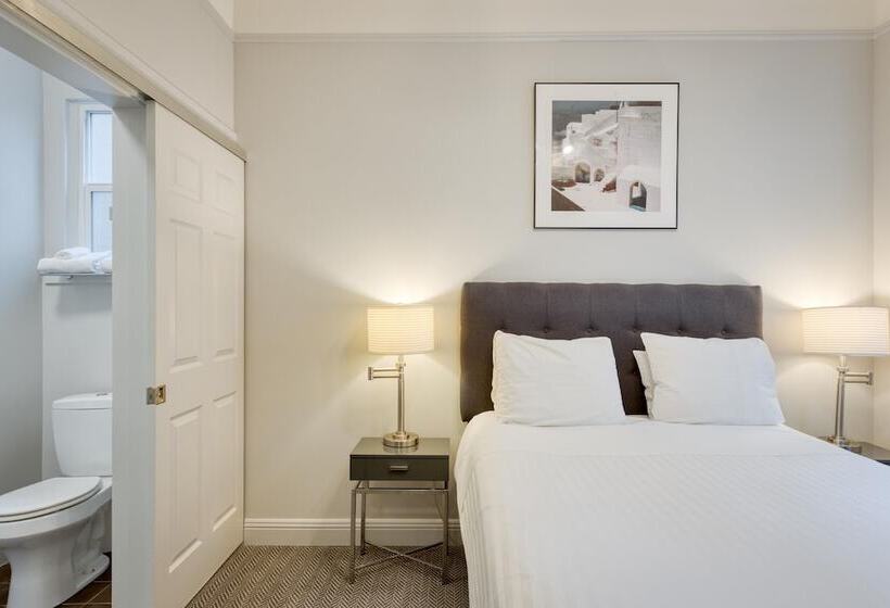 هتل The Grove Inn