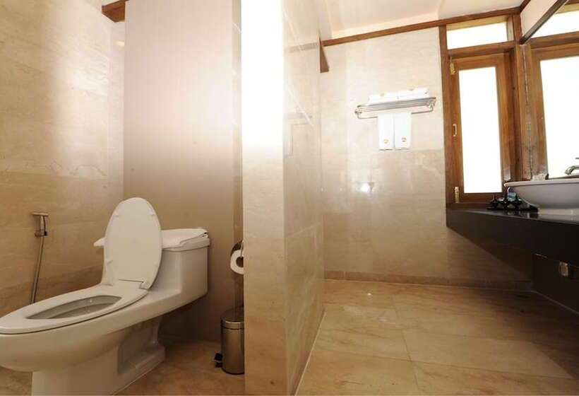 هتل The Myat Mingalar