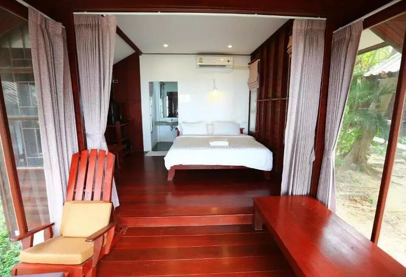 ホテル Tubtim Resort