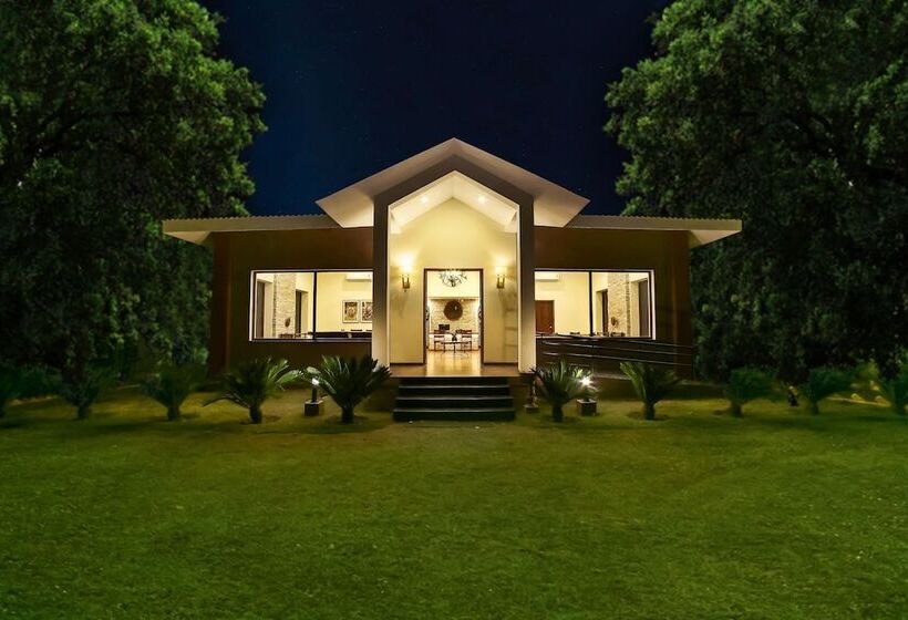 Lemon Tree Wildlife Resort, Bandhavgarh