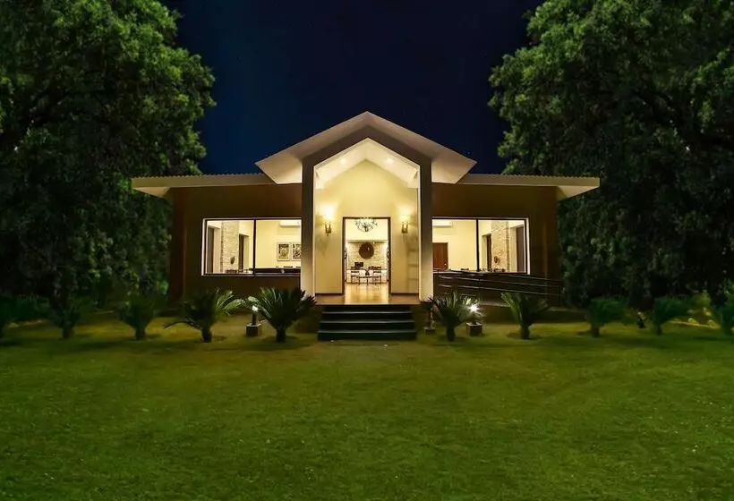 Lemon Tree Wildlife Resort, Bandhavgarh