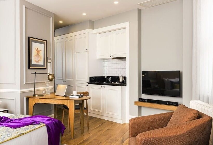 Nevv Bosphorus Hotel & Suites