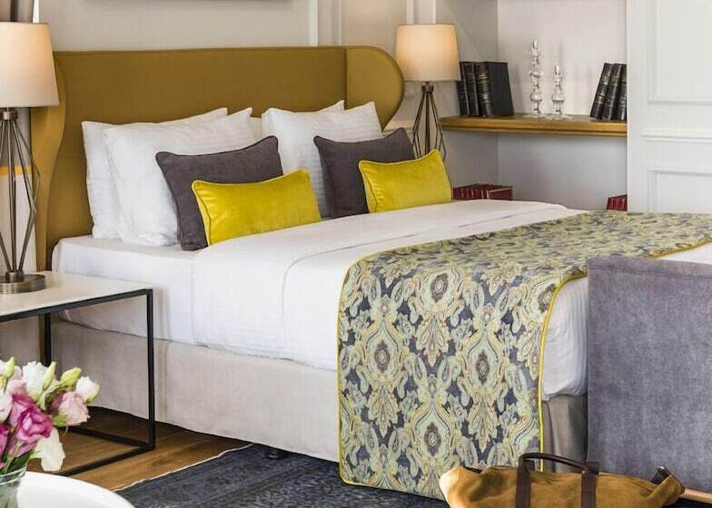 Nevv Bosphorus Hotel & Suites