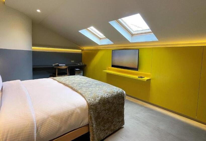 Nevv Bosphorus Hotel & Suites