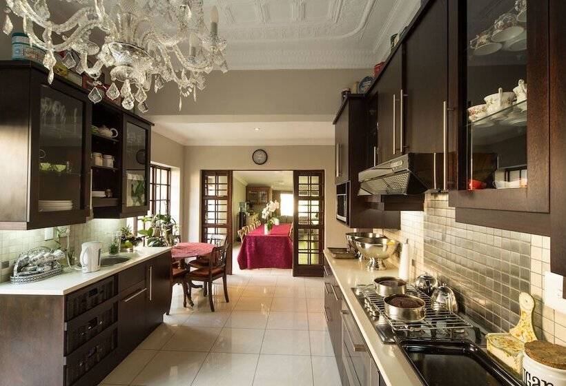 ペンション 12 On Brecher