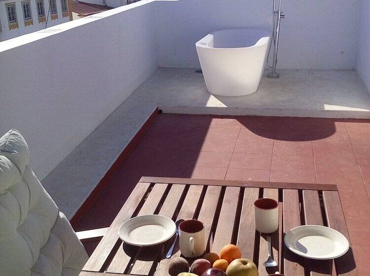 پانسیون Evora Inn