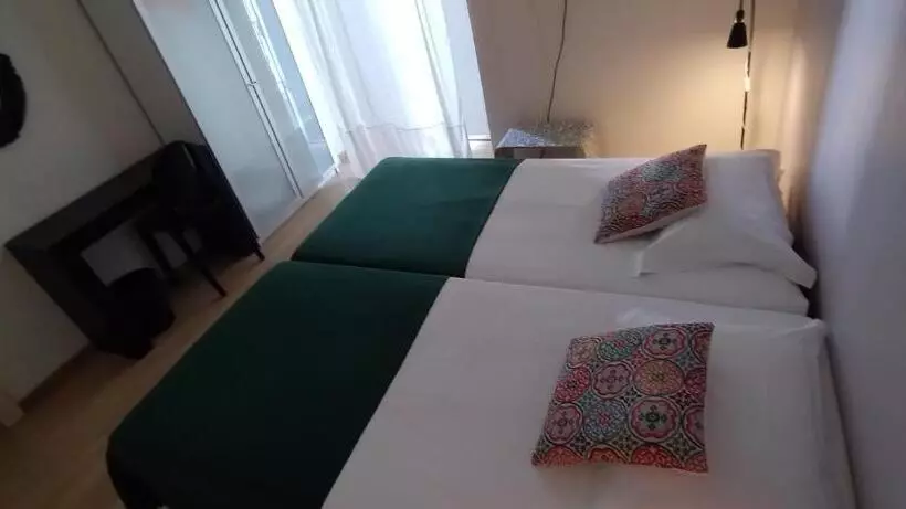پانسیون Evora Inn