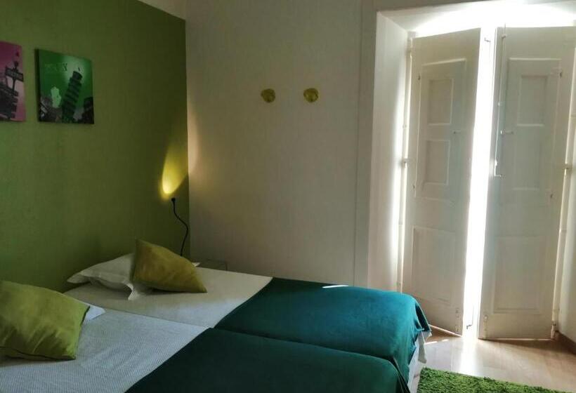 پانسیون Evora Inn