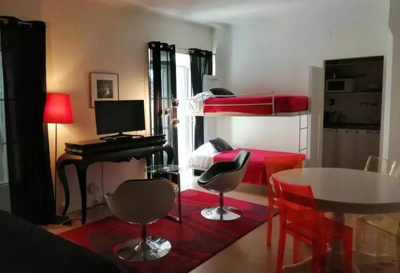 پانسیون Evora Inn