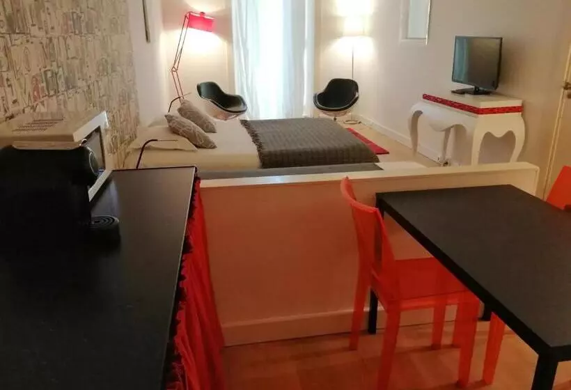 پانسیون Evora Inn