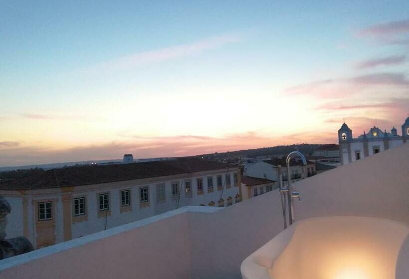 پانسیون Evora Inn