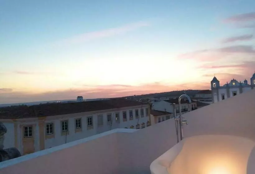 پانسیون Evora Inn