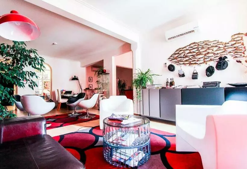 پانسیون Evora Inn