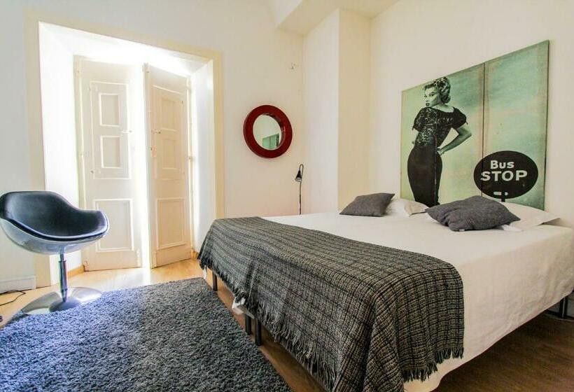 پانسیون Evora Inn