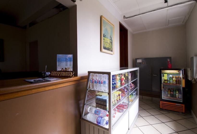 פנסיון Reddoorz Plus Near Parahyangan University