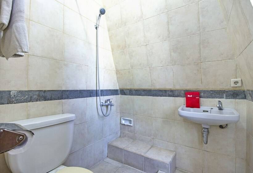 פנסיון Reddoorz Plus Near Parahyangan University