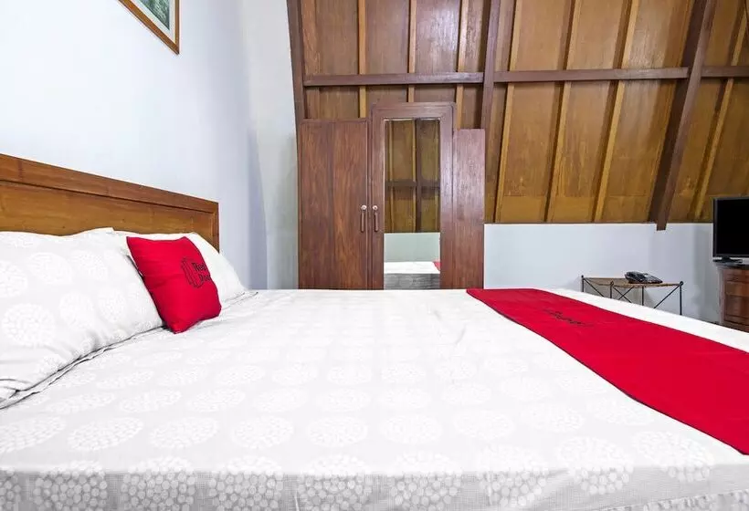 ペンション Reddoorz Plus Near Parahyangan University