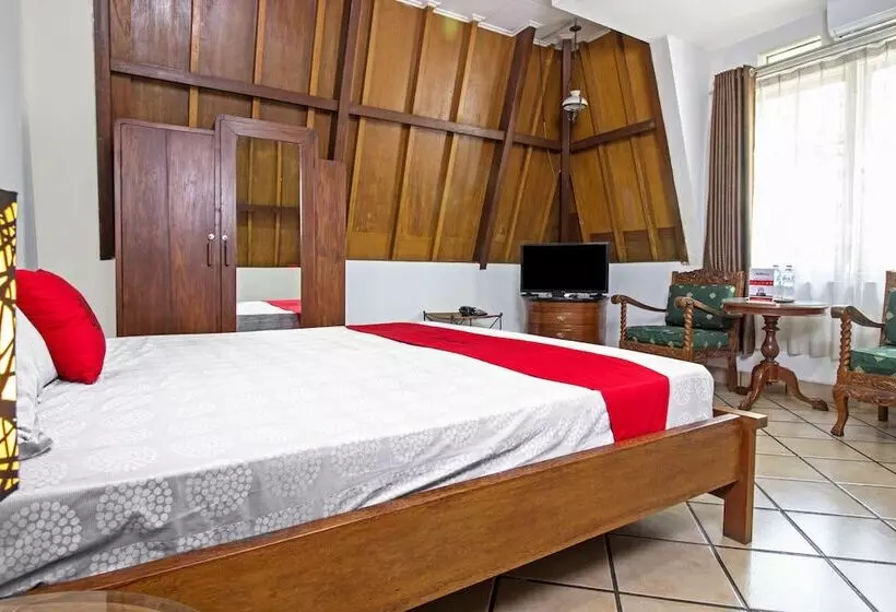 ペンション Reddoorz Plus Near Parahyangan University