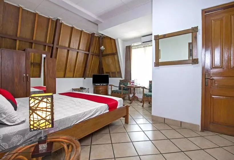 ペンション Reddoorz Plus Near Parahyangan University