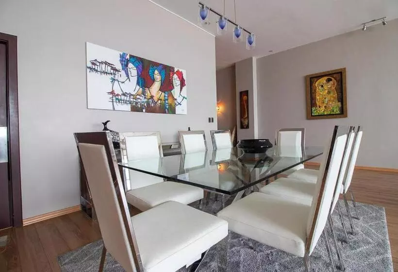200 M2   Puerto Santa Ana   3 Habitaciones