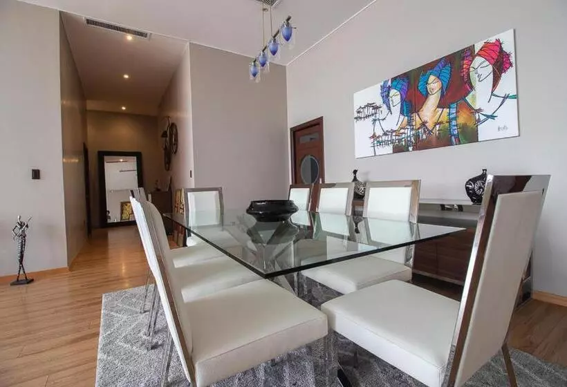 200 M2   Puerto Santa Ana   3 Habitaciones