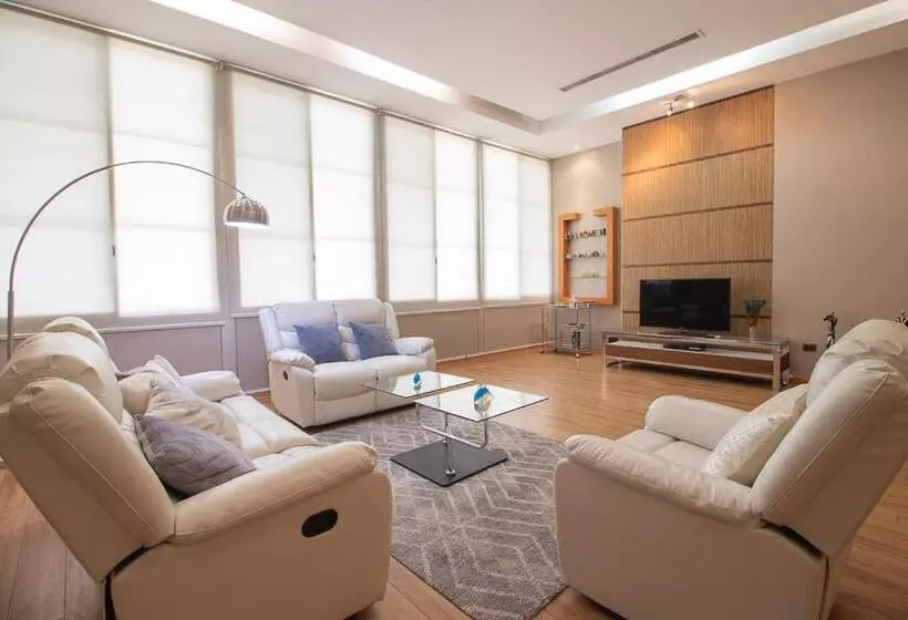 200 M2   Puerto Santa Ana   3 Habitaciones