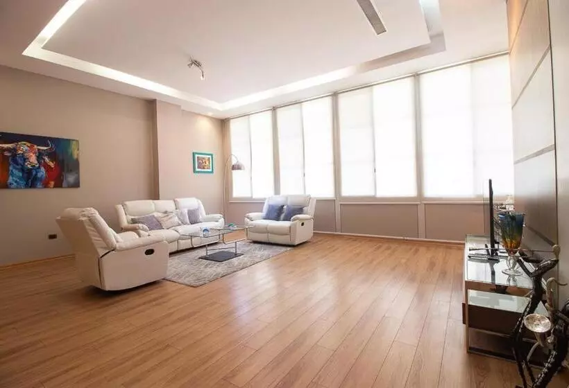 200 M2   Puerto Santa Ana   3 Habitaciones