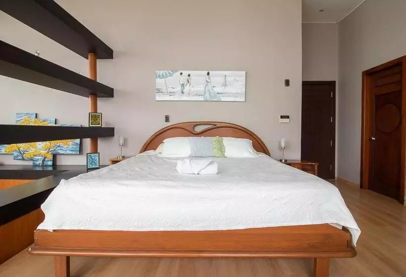 200 M2   Puerto Santa Ana   3 Habitaciones
