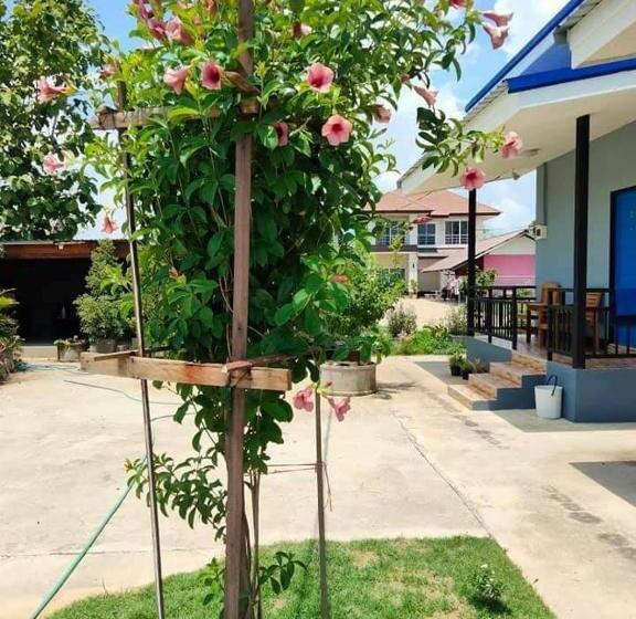 Отель หม่อนเมือง รีสอร์ท