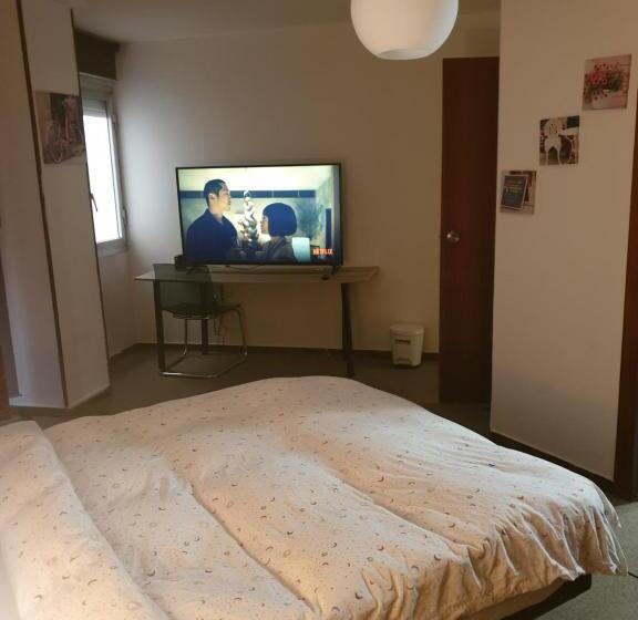 تختخواب و صبحانه Sagrada Familia Double Room With Private Bathroom