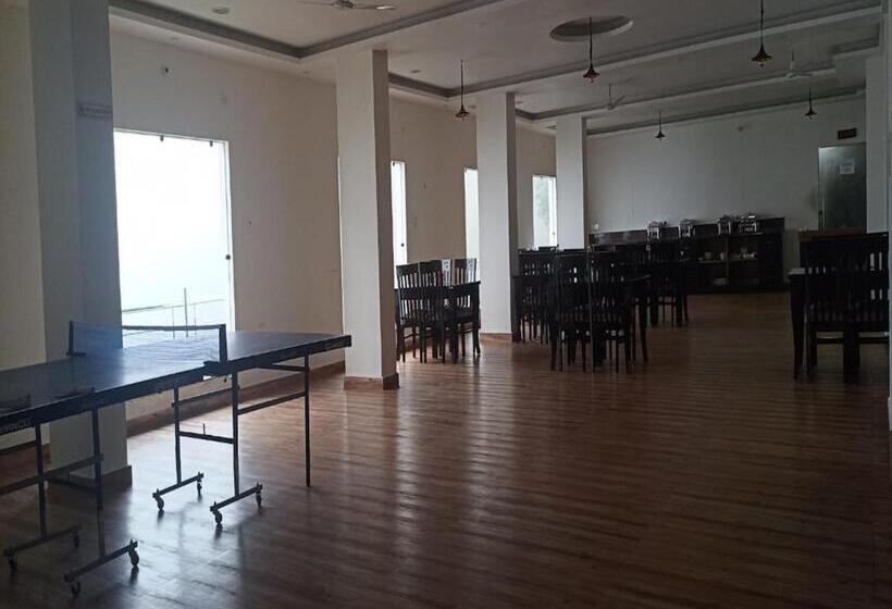 Отель La Riqueza   Mussoorie   Dhanaulti Road   35 To 45 Mins Drive From Mussoorie