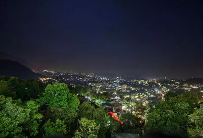 ホテル La Riqueza   Mussoorie   Dhanaulti Road   35 To 45 Mins Drive From Mussoorie