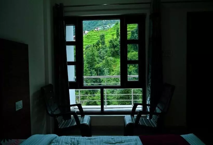 ホテル La Riqueza   Mussoorie   Dhanaulti Road   35 To 45 Mins Drive From Mussoorie