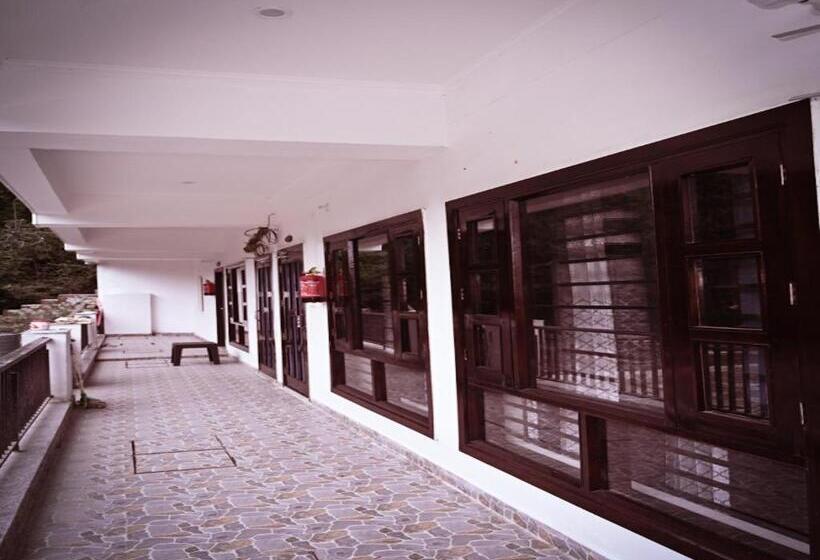 Отель La Riqueza   Mussoorie   Dhanaulti Road   35 To 45 Mins Drive From Mussoorie