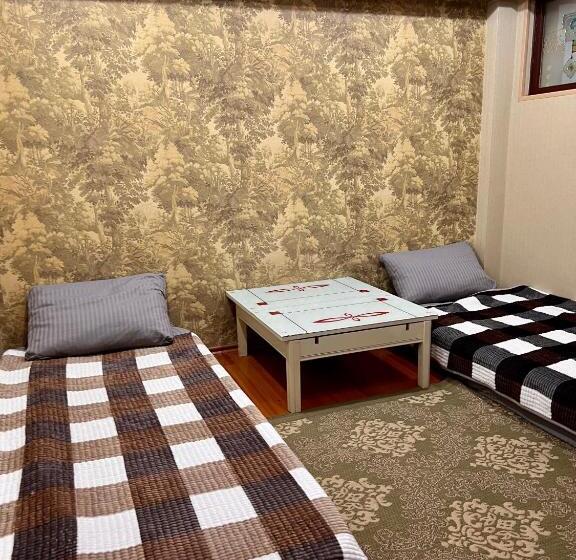 پانسیون Injoy Hostel