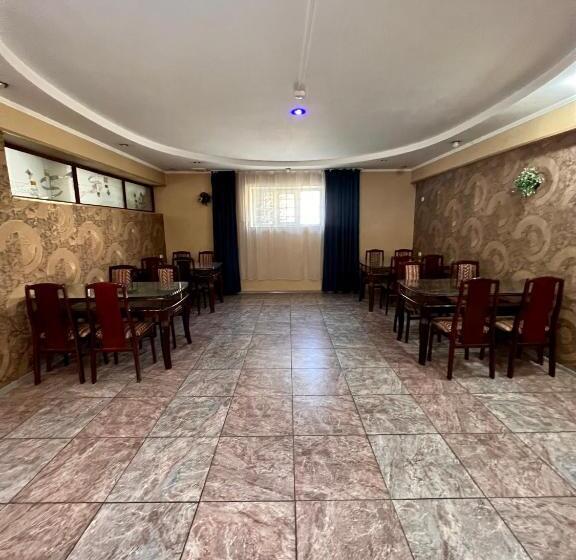 پانسیون Injoy Hostel