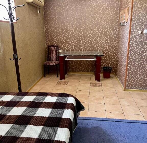 پانسیون Injoy Hostel